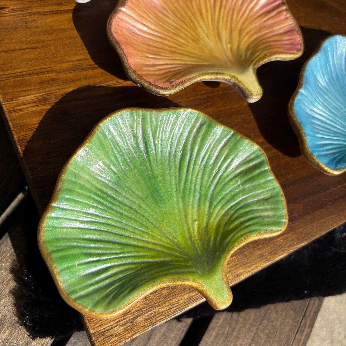 Ginkgo Leaf Ring Dish (Iridescent Green)