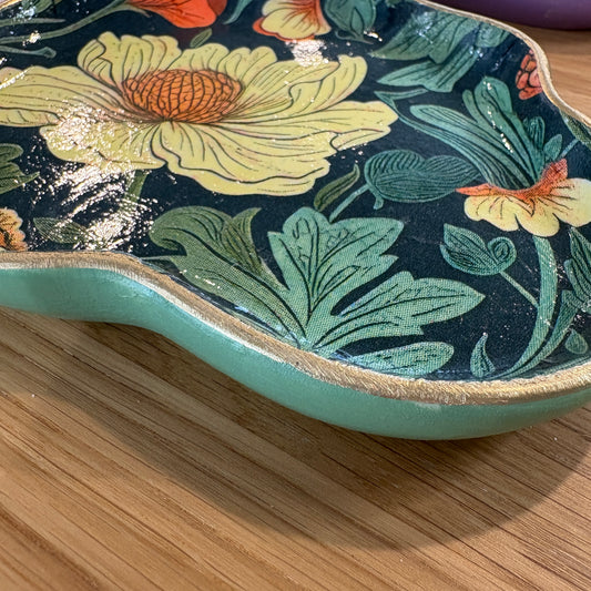 Lily Pad Dish | Yellow Poppy