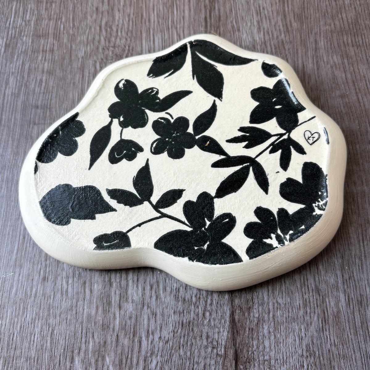 Lily Pad Dish | Black Floral