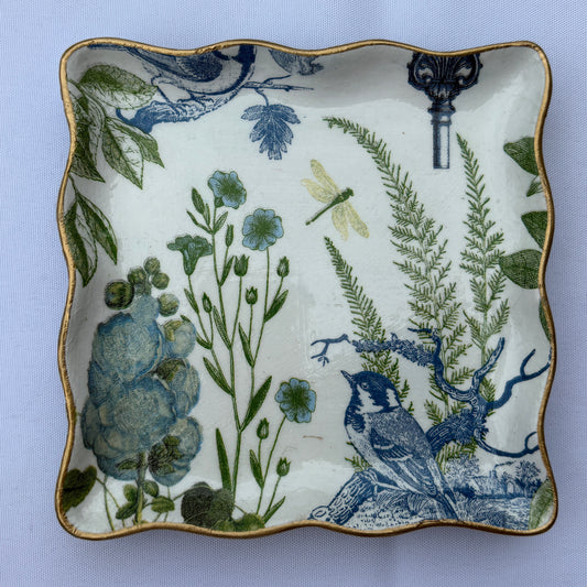 Scalloped Catch-All Tray (Blue Garden)