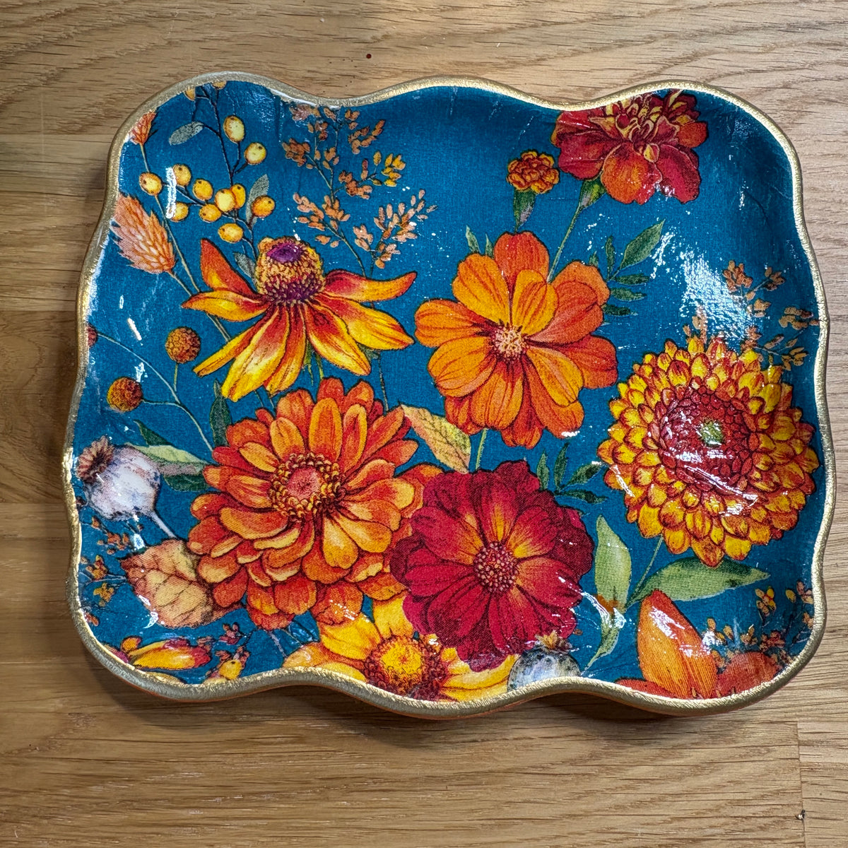 Wavy Edge Dish | Marigolds