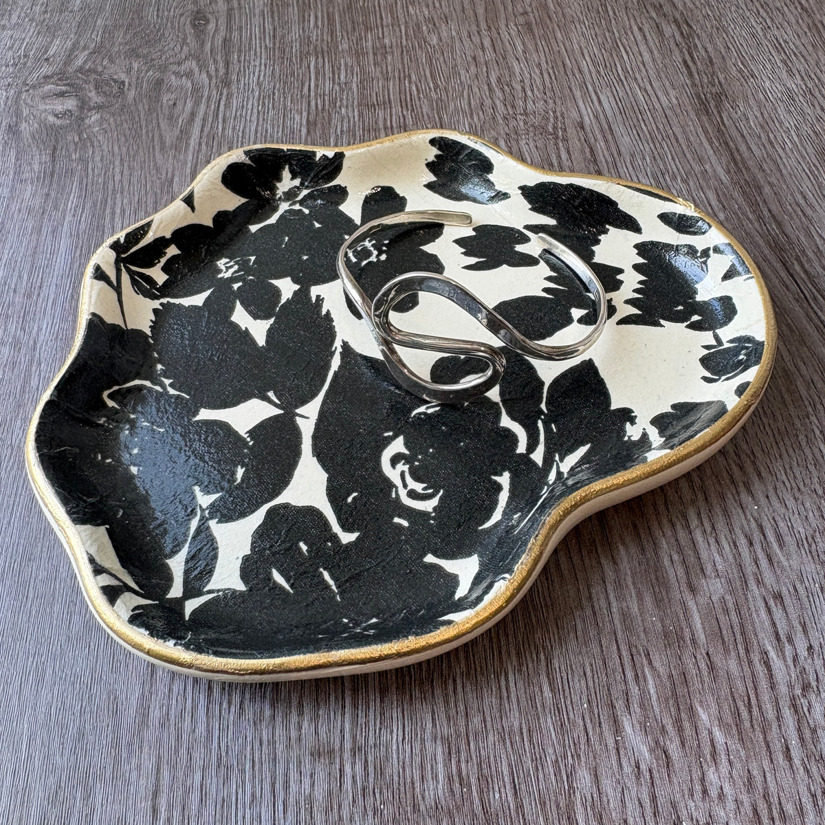 Lily Pad Dish | Black Floral