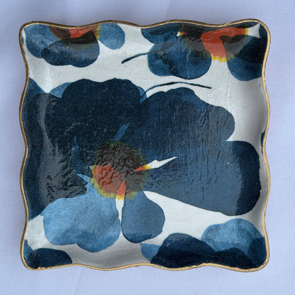 Scalloped Catch-All Tray