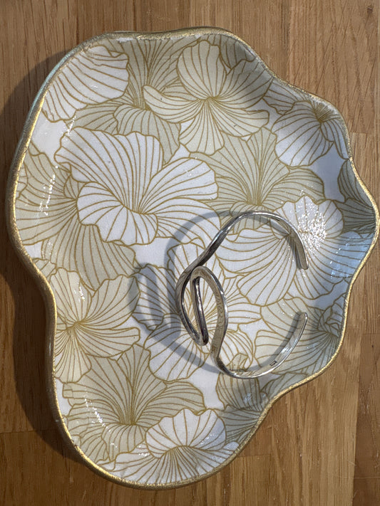 Lily Pad Dish | Gold Hibiscus