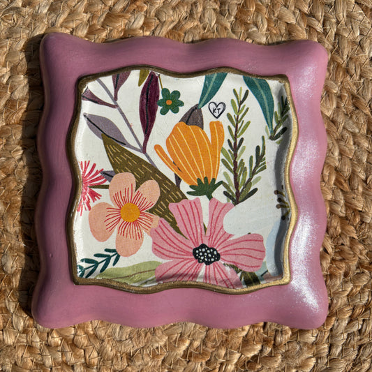 Scalloped Catch-All Tray